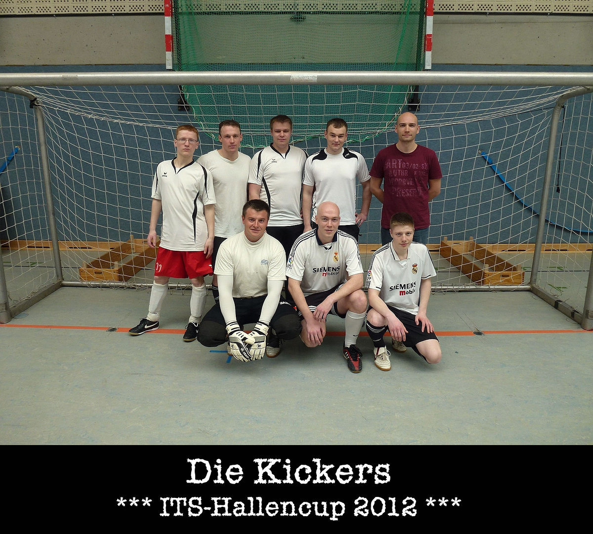 Its hallencup 2012   teamfotos   die kickers retina