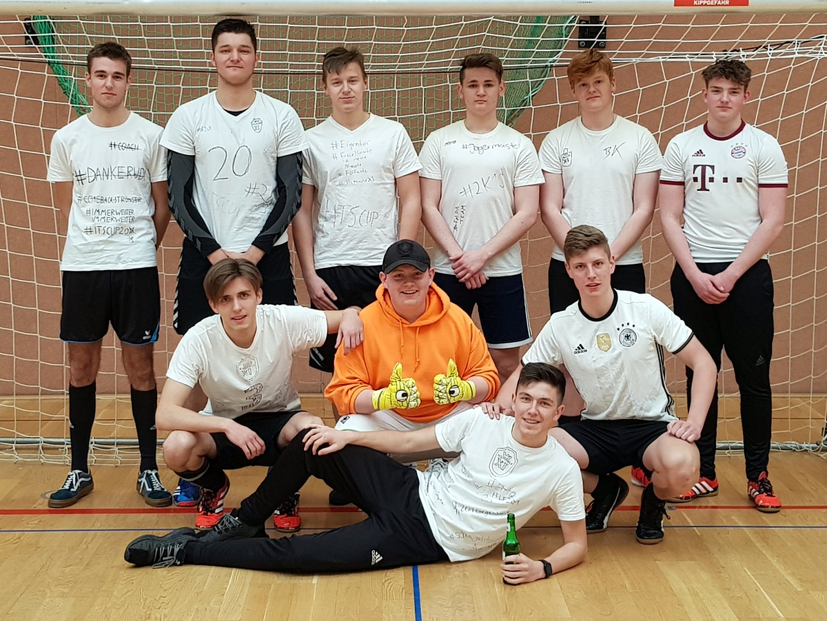 Its hallencup 2019 teamfotos hummels xi retina